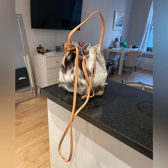 Genuine Leather Bucket Bag - Picture 2 of 5